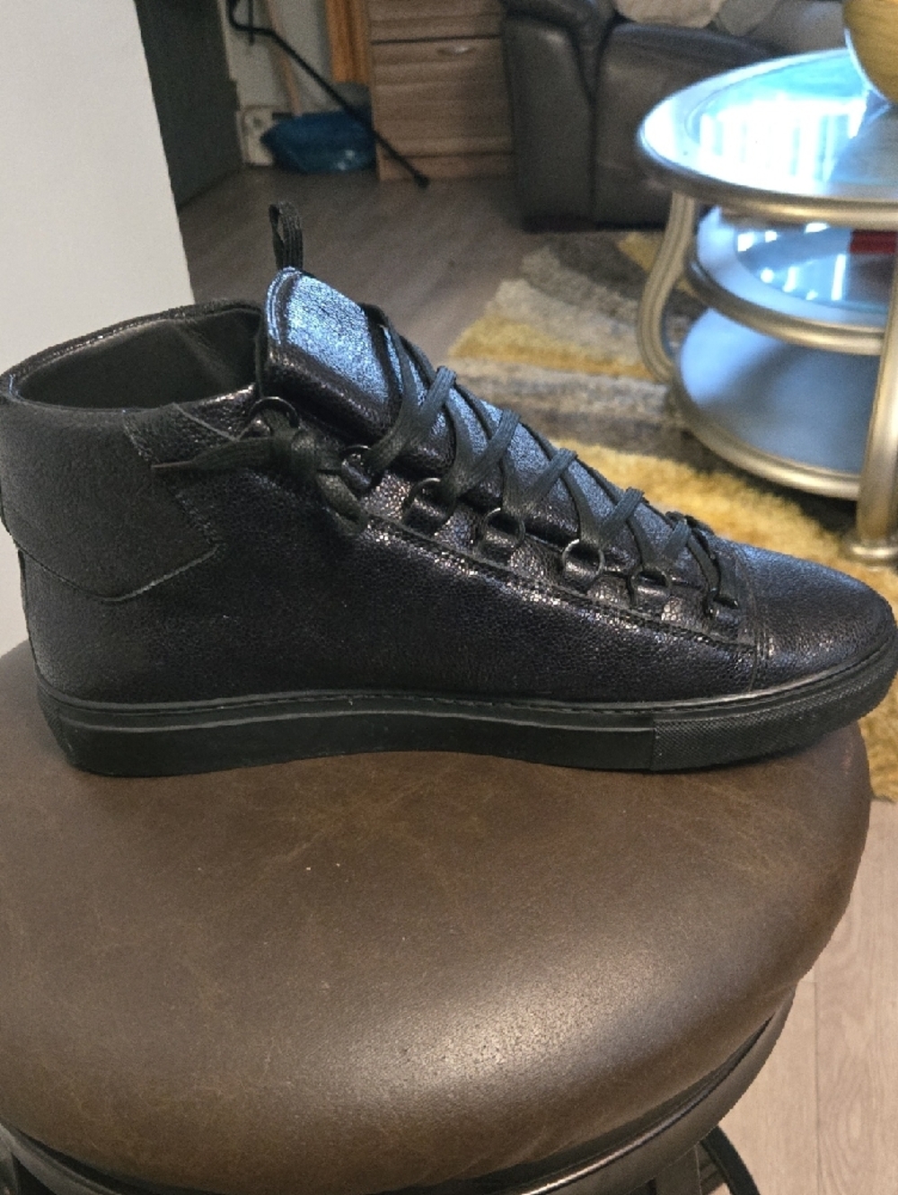Black High-Top Leather Balenciaga Sneaker - Picture 6 of 15